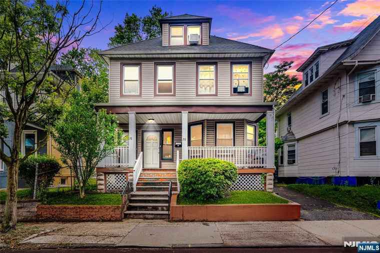 Photo of 18-20 Beverly St Newark, NJ 07108