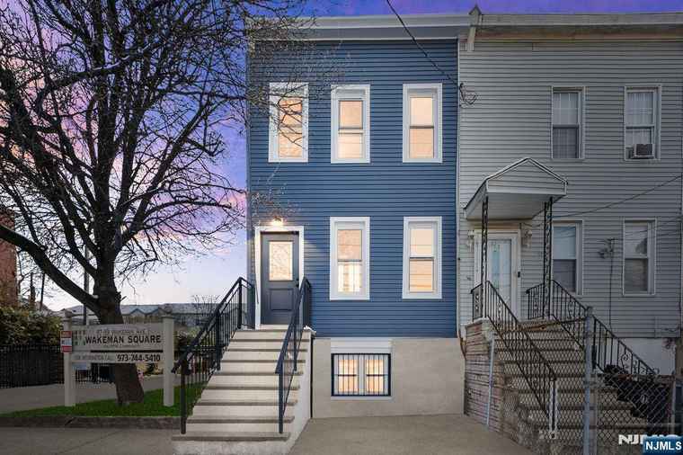 Photo of 85 Wakeman Ave Newark, NJ 07104