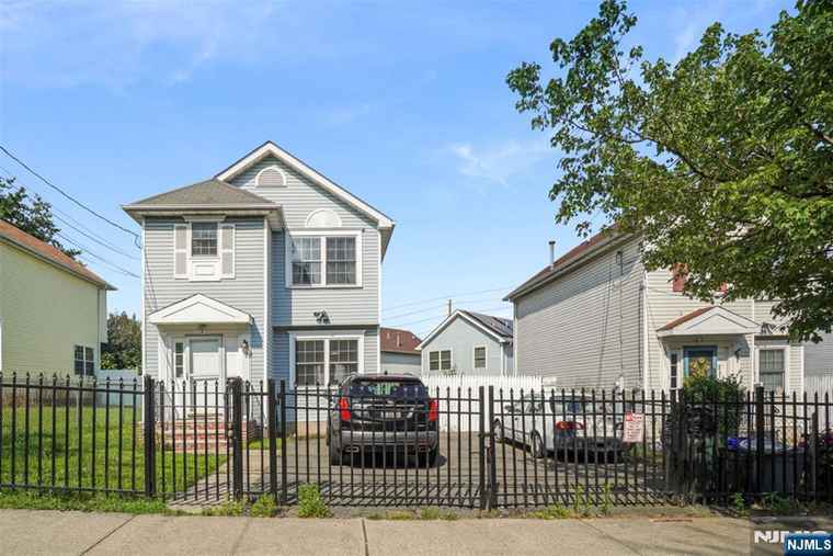 Photo of 82-84 Winans Ave Newark, NJ 07108