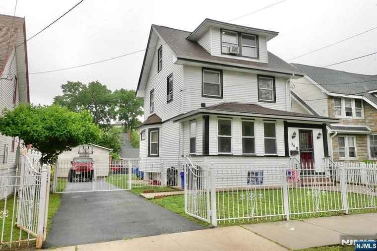 Photo of 22-24 Manchester Pl Newark, NJ 07104
