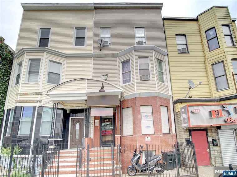 Photo of 113 Bloomfield Ave Newark, NJ 07104