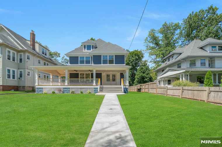 Photo of 34 Irving St Montclair, NJ 07042