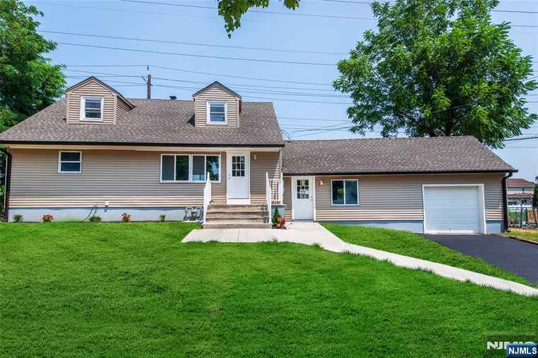 Photo of 77 Huemmer Ter Clifton, NJ 07013