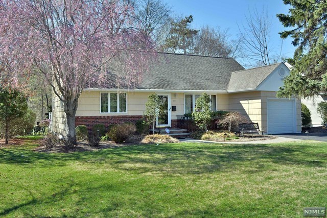 220 Canterbury Pl Ridgewood Nj 07450 Mls 1645719 Redfin