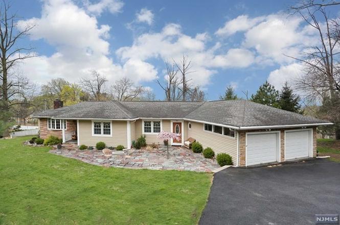 920 Camp Rd Woodland Park Nj 07424 Mls 1918029 Redfin 920 Camp Rd