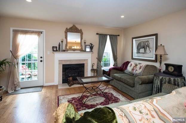 803 Newport Dr Ramsey Nj 07446 Mls 1731120 Redfin
