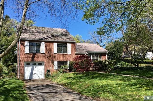 886 Broad St Teaneck Nj 07666 Mls 1708478 Redfin