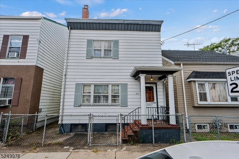 29 Ryerson Ave, Paterson City, Nj 07502-2121 