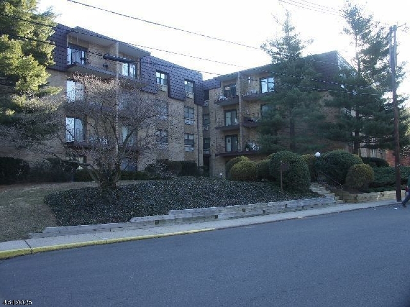 22 Riverside Dr Apt B4 Unit B 4 Cranford Twp Nj 26 Mls Redfin 22 Riverside Dr Apt B4 Unit B 4 Cranford Twp Nj 26 Mls Redfin