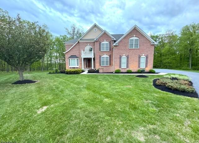 Property at 8 Stark Ct, Mount Olive Twp., NJ 07836-4424, 4 beds, 3.5 baths