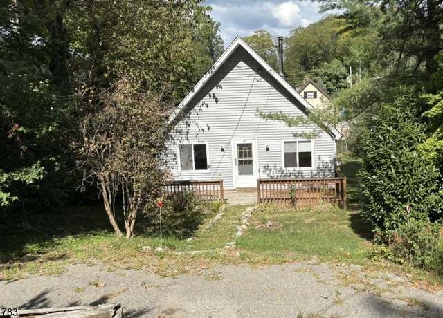 Property at 13 Dogwood Trl, Vernon Twp., NJ 07462-3420, 2 beds, 1 bath