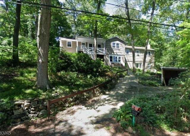 Property at 12 Highview Ter, Jefferson Twp., NJ 07885-2905, 3 beds, 1.5 baths