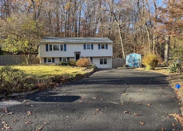 Property at 36 Woodland Dr, Vernon Twp., NJ 07462-3513, 3 beds, 1.5 baths