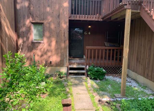 Property at 17 Village Way #4, Vernon Twp., NJ 07462, 1 bed, 1 bath
