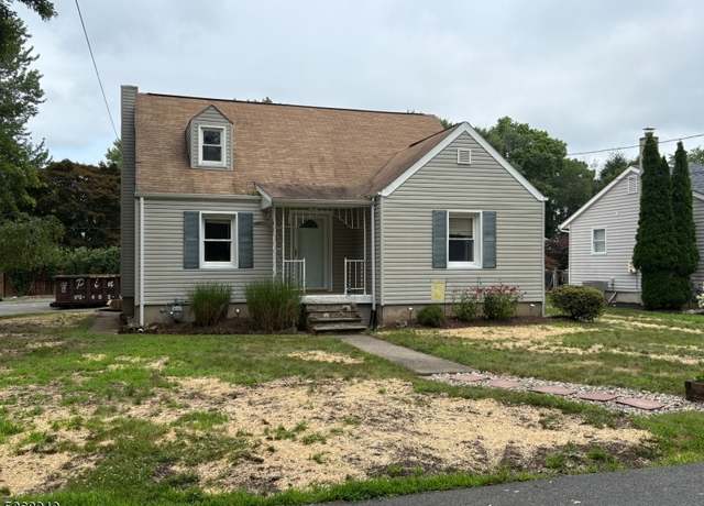 Property at 27 N 1St Ave, Roxbury Twp., NJ 07847-2503, 3 beds, 1 bath