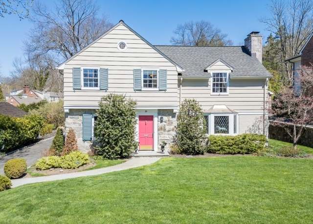 Property at 19 Hickory Rd, Summit City, NJ 07901-1623, 4 beds, 2.5 baths