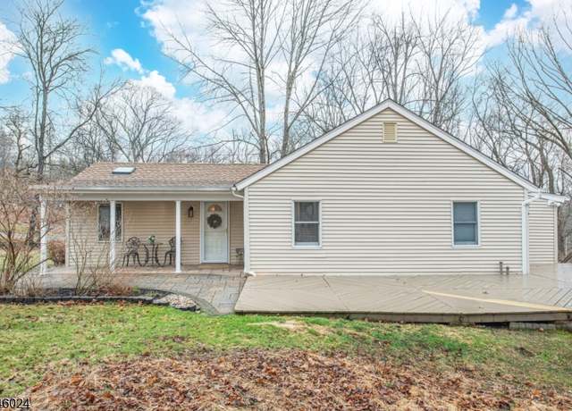 Property at 42 New Hampshire St, Newton Town, NJ 07860-2211, 2 beds, 1 bath