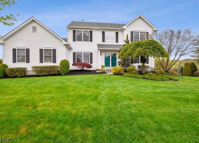 Property at 34 Bering Way, Franklin Twp., NJ 08873-7346, 4 beds, 2.5 baths