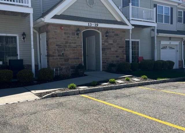 Property at 19 Dogwood Ln #19, Wanaque Boro, NJ 07420-1065, 2 beds, 1 bath