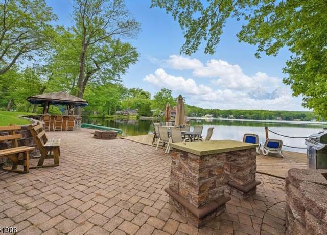 Property at 110 E Shawnee Trl, Jefferson Twp., NJ 07849, 4 beds, 2 baths