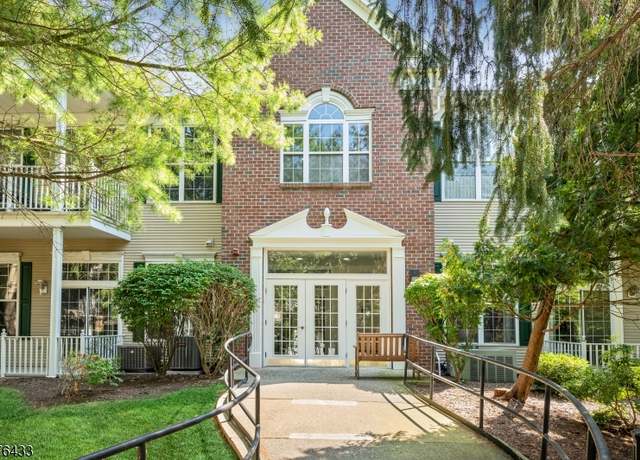 Property at 1308 Four Seasons Dr #1308, Wayne Twp., NJ 07470-1953, 2 beds, 2 baths