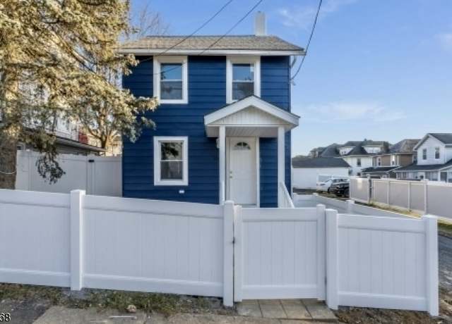 Property at 288 Marshall St, Phillipsburg Town, NJ 08865-3228, 3 beds, 1.5 baths
