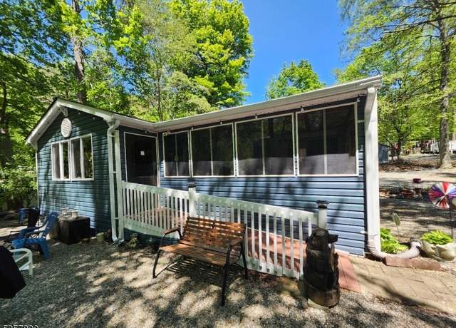 Property at 30 Hemlock Vlg, Vernon Twp., NJ 07461-5438, 2 beds, 1 bath