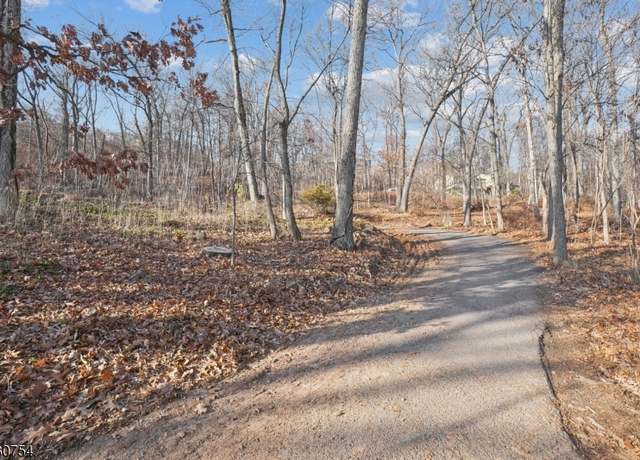 Property at 81 Edgemont Rd, Watchung Boro, NJ 07069-6453