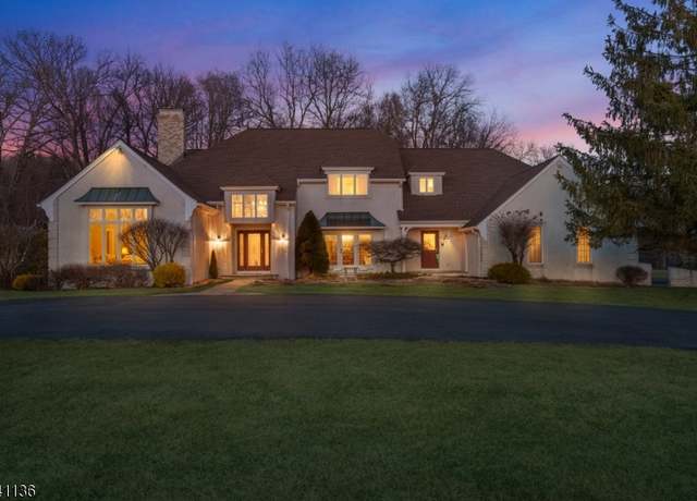 Property at 17 Beacon Hill Dr, Chester Twp., NJ 07930-3001, 5 beds, 6 baths