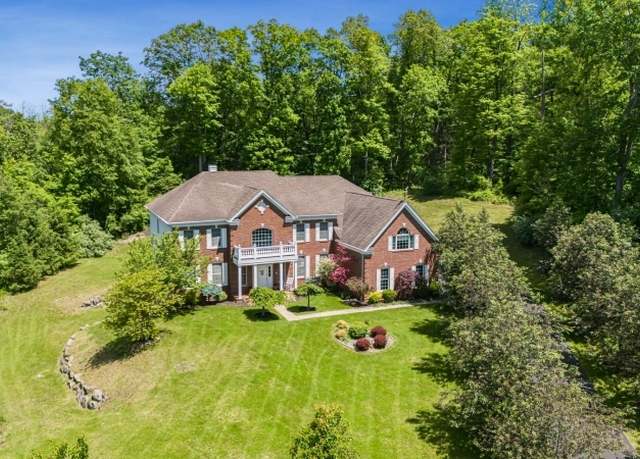 Property at 8 Limekiln Ct, Green Twp., NJ 07821-4580, 5 beds, 5.5 baths