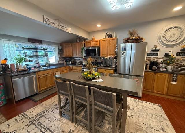 Property at 6 South St, Franklin Boro, NJ 07416-2123, 3 beds, 1 bath