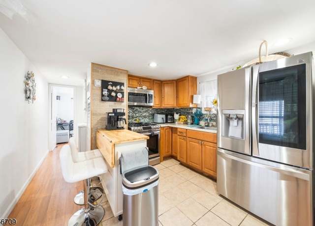 Property at 33 Adult Dr, Moonachie Boro, NJ 07074-1812, 2 beds, 1 bath