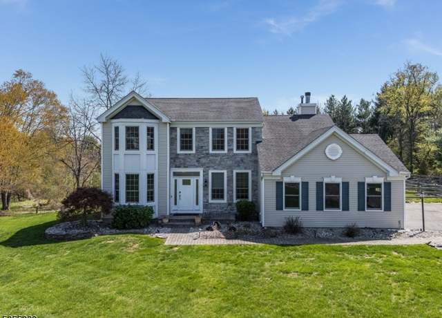 Property at 19 Skyline Dr, Raritan Twp., NJ 08822-3192, 3 beds, 3.5 baths