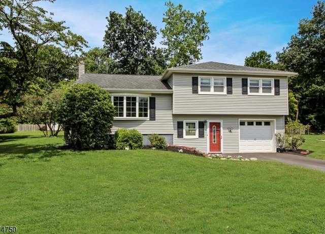 Property at 22 Indian Ln, Mount Olive Twp., NJ 07840-2608, 3 beds, 2 baths
