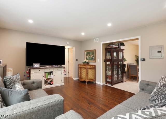 Property at 18 Judson St Apt 11A, Edison Twp., NJ 08837-2430, 1 bed, 1 bath