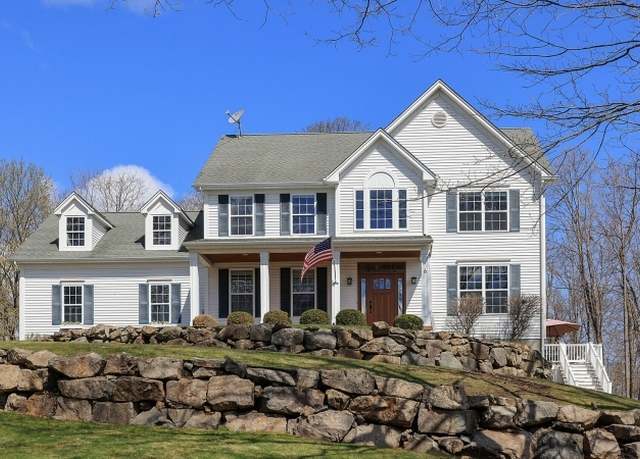 Property at 6 Summit St, Stanhope Boro, NJ 07874-2656, 4 beds, 3.5 baths