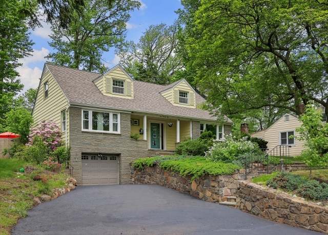 Property at 125 King St, Fanwood Boro, NJ 07023-1500, 4 beds, 2 baths