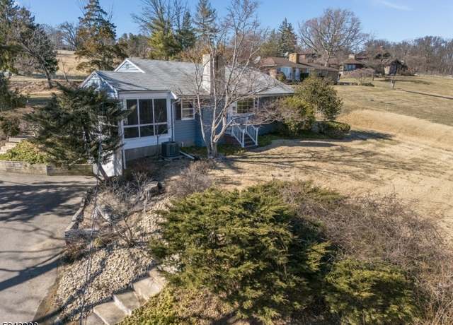 Property at 3 Broad View Pl, Raritan Twp., NJ 08822-4611, 3 beds, 1.5 baths
