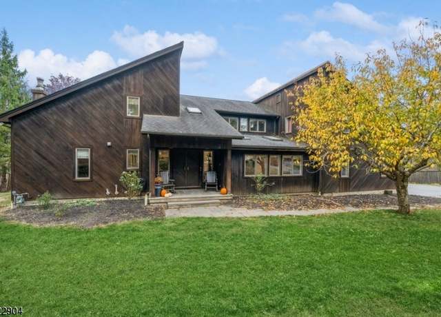 Property at 3 Roslyn Rd, Branchville Boro, NJ 07826-4329, 5 beds, 7 baths