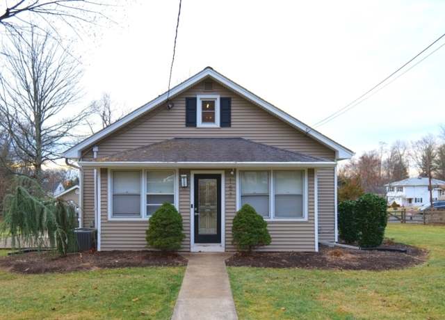 Property at 153 Hillside Ave, Bridgewater Twp., NJ 08807-1728, 3 beds, 1 bath