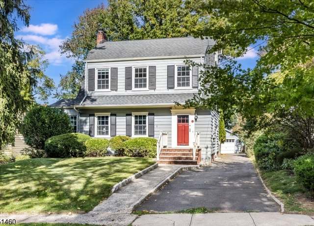 Property at 117 Oakview Ave, Maplewood Twp., NJ 07040-2323, 3 beds, 2.5 baths
