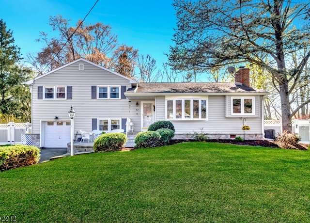 Property at 32 Briar Cir, Green Brook Twp., NJ 08812-2624, 3 beds, 1.5 baths