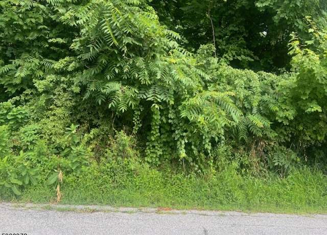 Property at 26 Arrowhead Dr, Wantage Twp., NJ 07461-1211