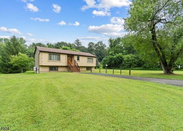 Property at 9 Old Rudetown Rd, Vernon Twp., NJ 07462-3467, 3 beds, 1 bath