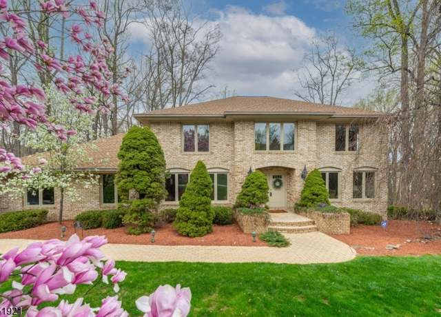 Property at 20 Waterloo Dr, Parsippany-troy Hills Twp., NJ 07950-1438, 5 beds, 2.5 baths