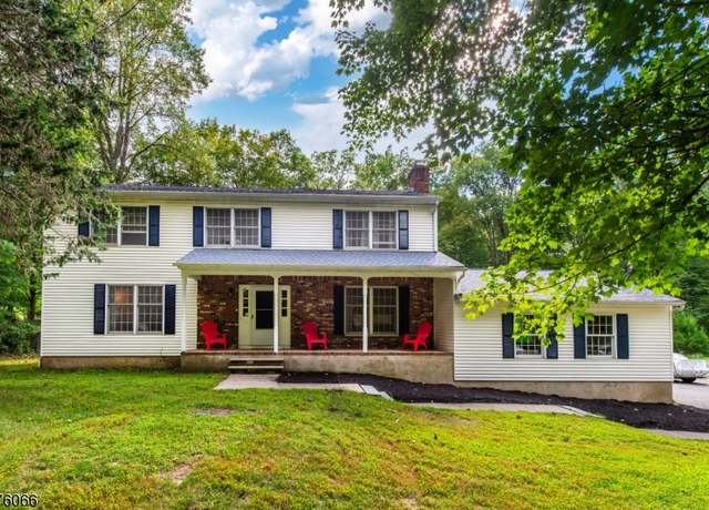 Property at 14 Kimberly Ct, Sparta Twp., NJ 07871-1004, 5 beds, 2.5 baths