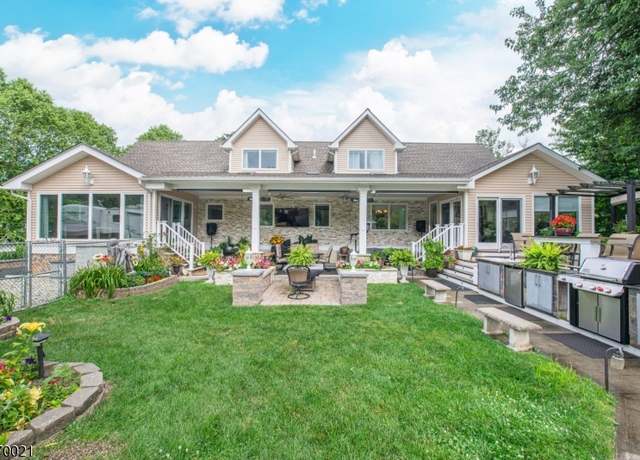 Property at 18 Cleary Pl, Fairfield Twp., NJ 07004-1006, 4 beds, 3 baths