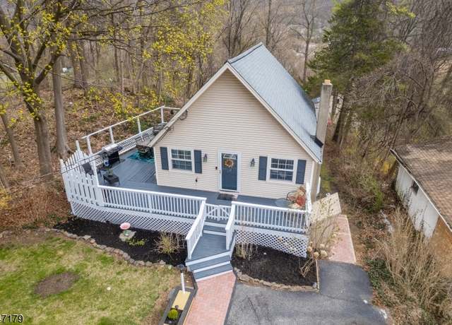 Property at 17 Winding Hill Rd, Vernon Twp., NJ 07462-3457, 3 beds, 1 bath
