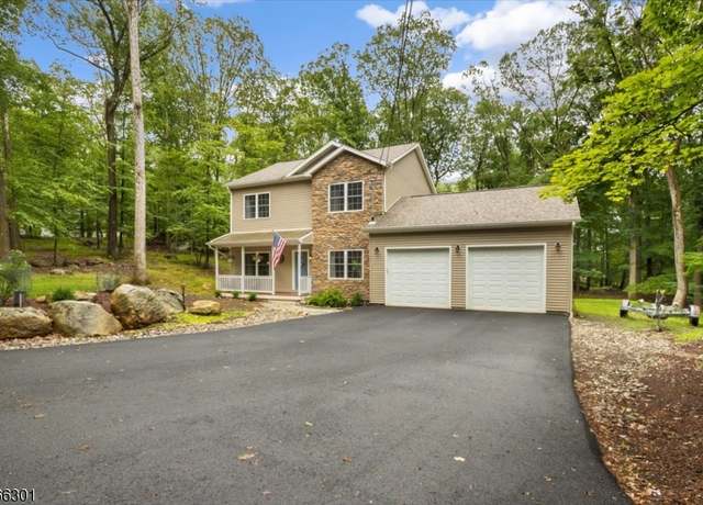 Property at 4 Kisling Ave, Hopatcong Boro, NJ 07843-1922, 4 beds, 2.5 baths