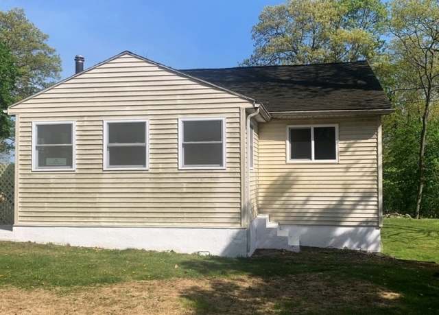 Property at 315 Tulsa Trl, Hopatcong Boro, NJ 07843-1238, 2 beds, 1 bath